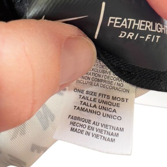RARE Nike FeatherLight All Over Spellout Letters Black White Hat Cap - Picture 9 of 9